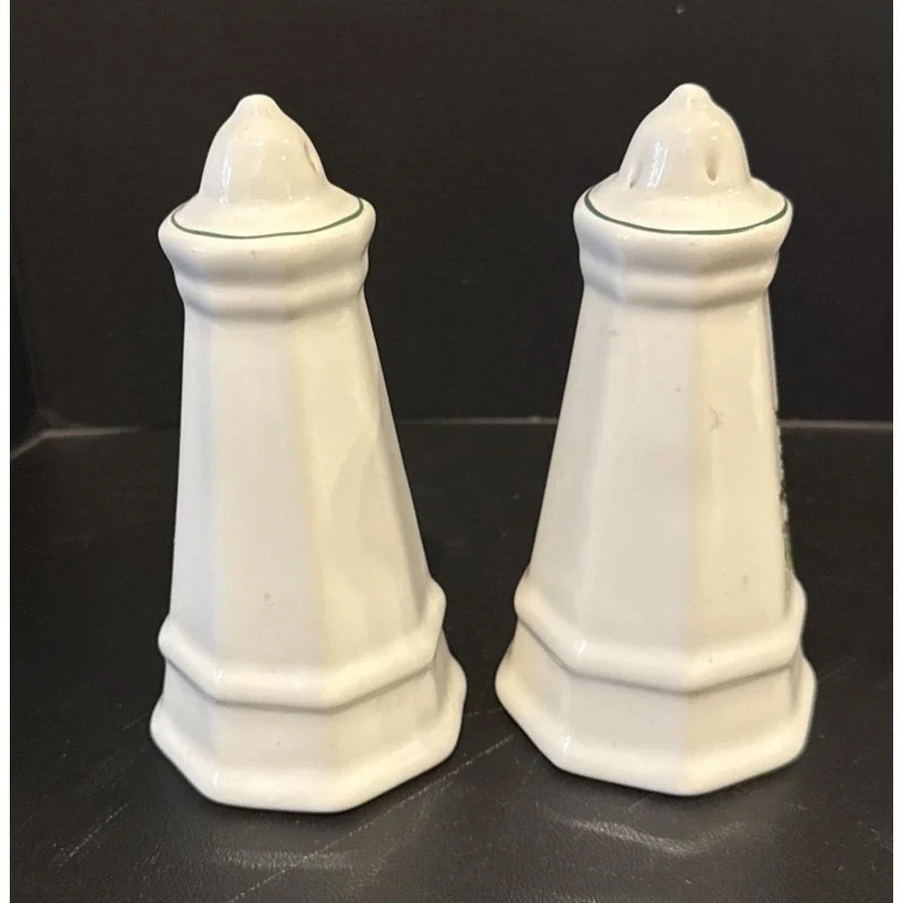 Pfaltzgraff Holiday Tall‎ Salt Pepper Shakers Christmas Heritage Tree Vintage